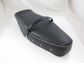 Seat black with light grey welt, w/o lock, with belt, emblem: Aquilia, Vespa 160 GS 2°